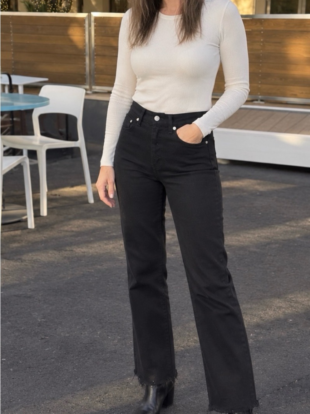 rag & bone Black High-Rise cropped wide leg jeans. 26